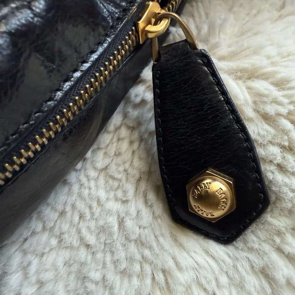 Bally Oversize Tamara 
Elegant Black Leather EUC Big Mama of Bags - Picture 5 of 12